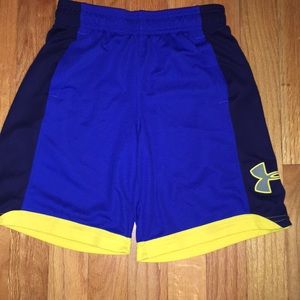 Under Armour YSM small pull-on shorts Small